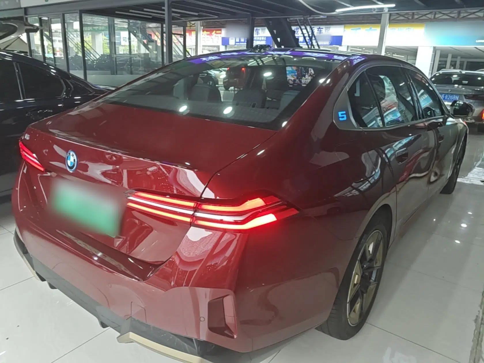 BMW i5 2024 eDrive 35L Luxury Model with M Sport Package — миниатюра 6