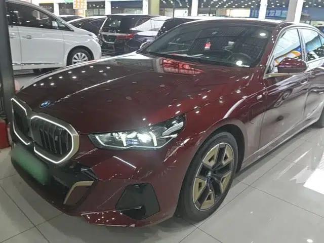 BMW i5 2024 eDrive 35L Luxury Model with M Sport Package