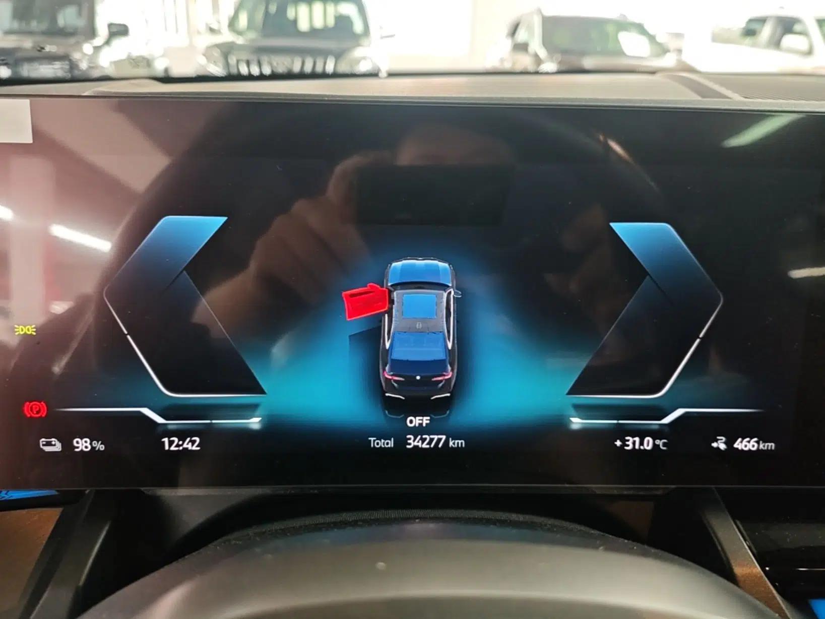 BMW i5 2024 eDrive 35L M Sport Package — миниатюра 15