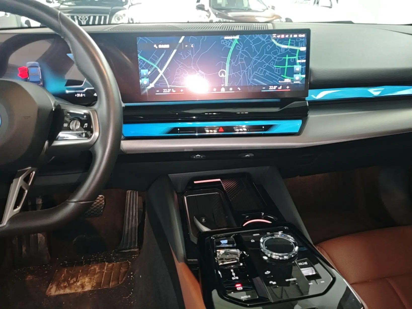 BMW i5 2024 eDrive 35L M Sport Package — миниатюра 16