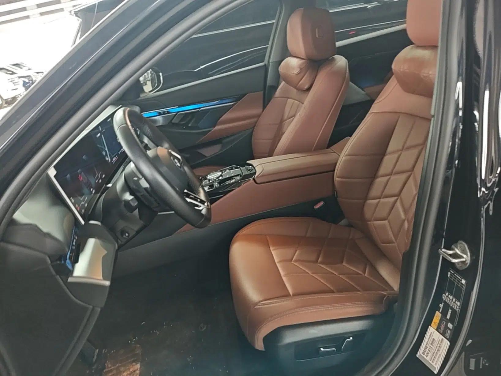 BMW i5 2024 eDrive 35L M Sport Package — миниатюра 18