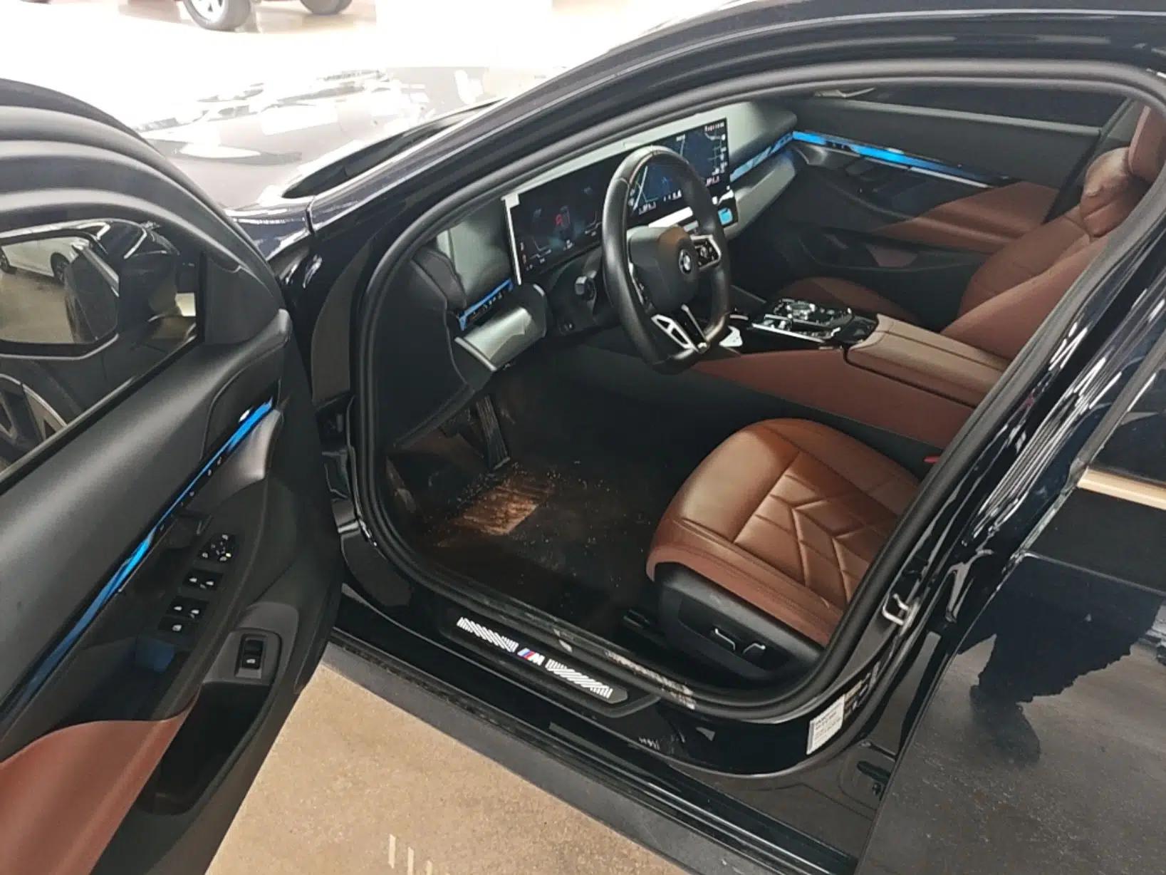 BMW i5 2024 eDrive 35L M Sport Package — миниатюра 19