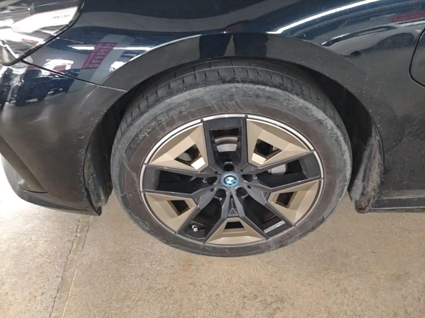 BMW i5 2024 eDrive 35L M Sport Package — миниатюра 8