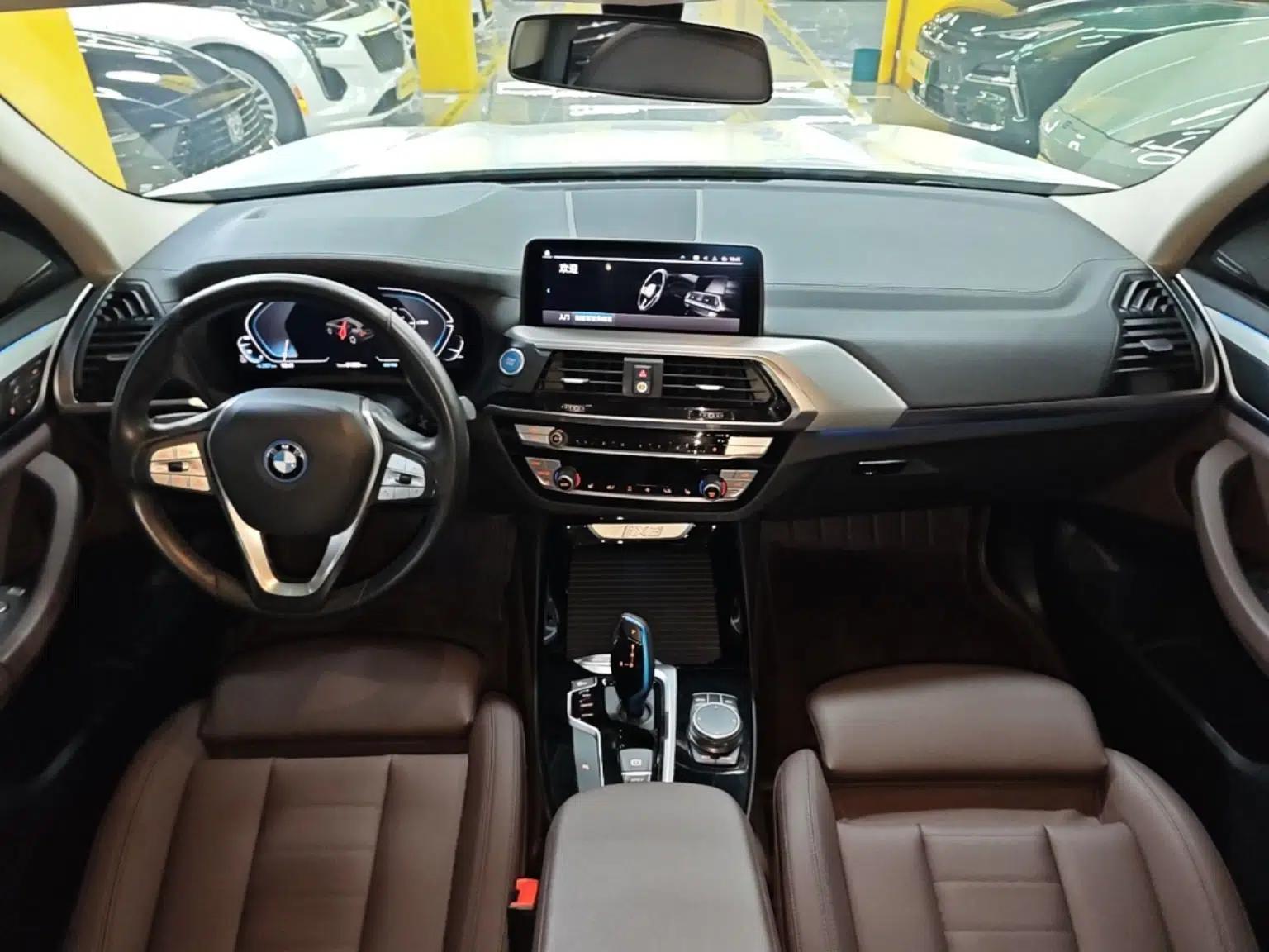 BMW iX3 2021 Leading Model — миниатюра 13