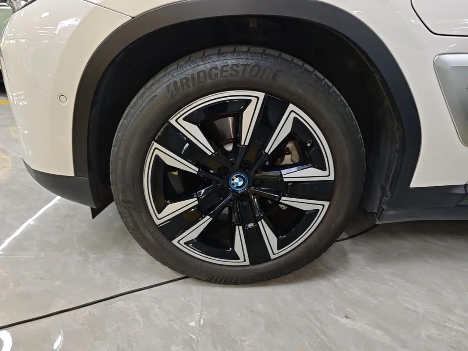 BMW iX3 2021 Leading Model — миниатюра 8