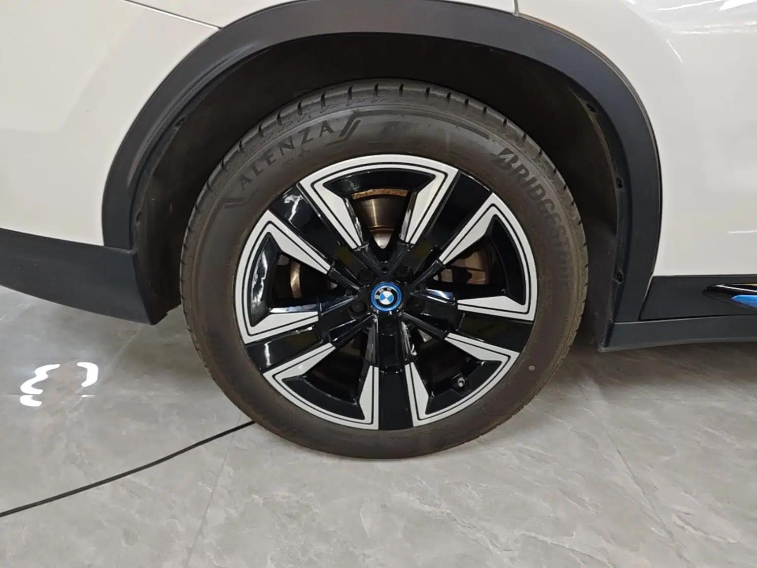 BMW iX3 2021 Leading Model — миниатюра 10