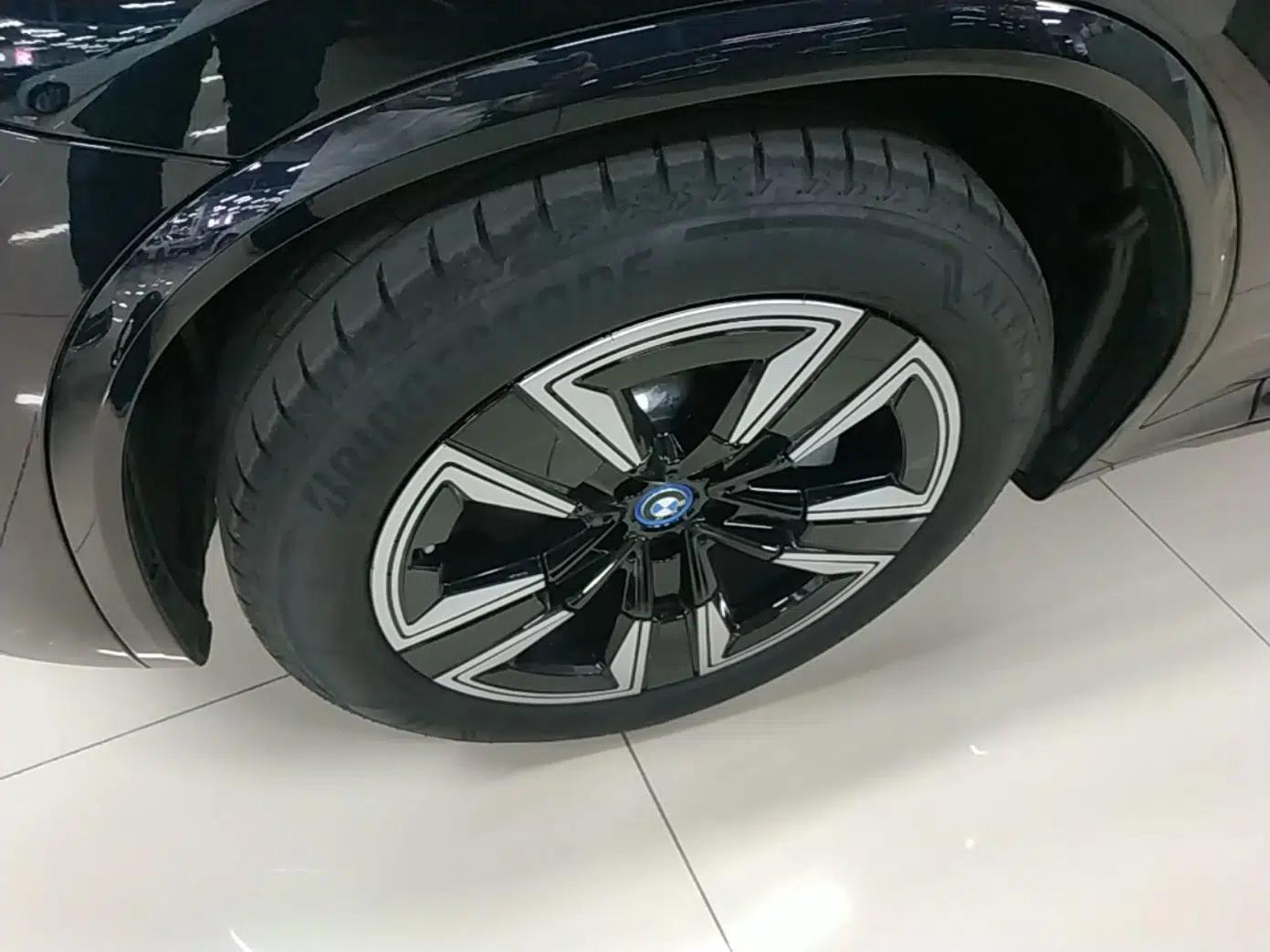 BMW iX3 2024 Leading Model — миниатюра 8