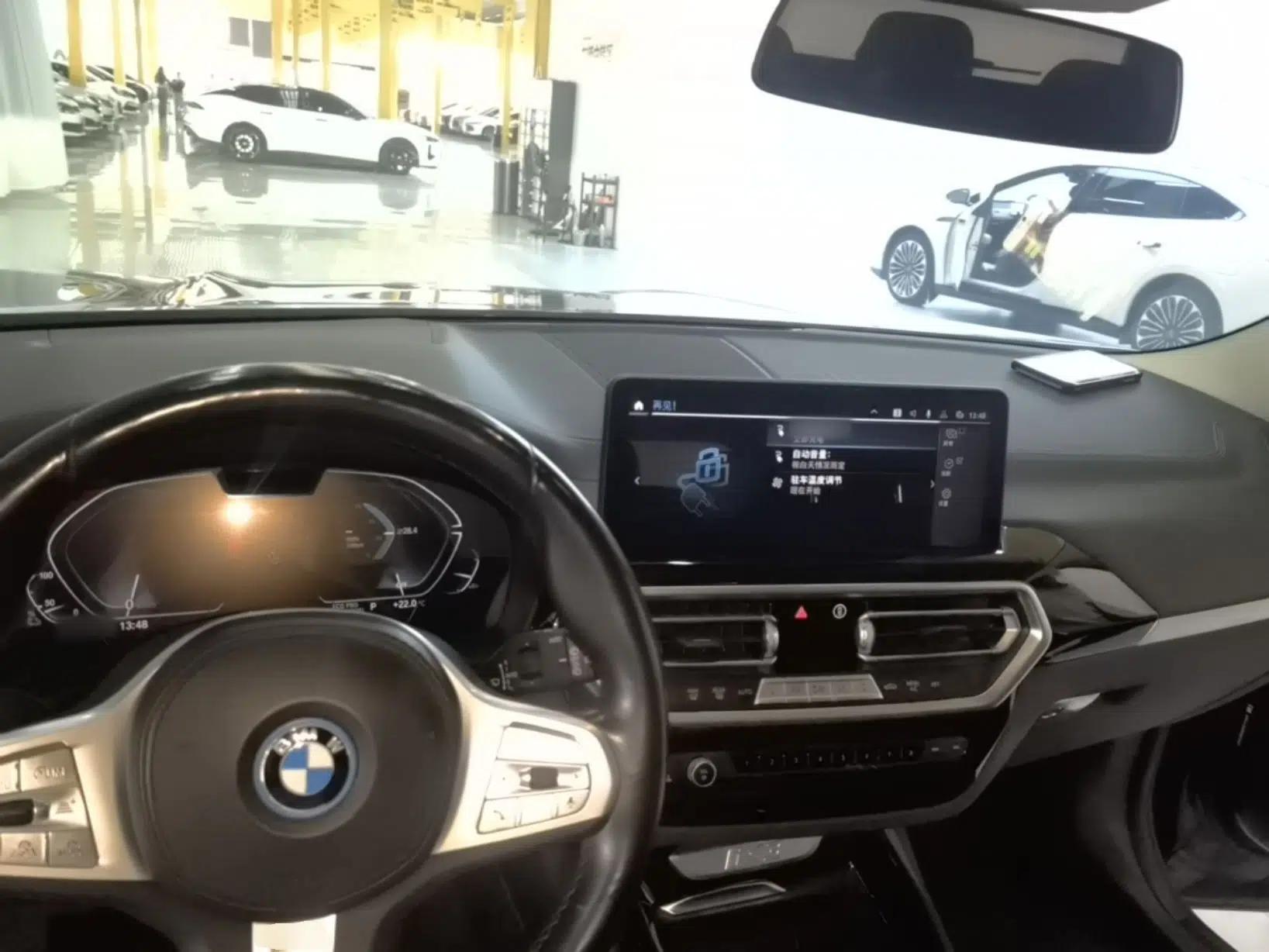 BMW iX3 2022 Updated Leading Version — миниатюра 13