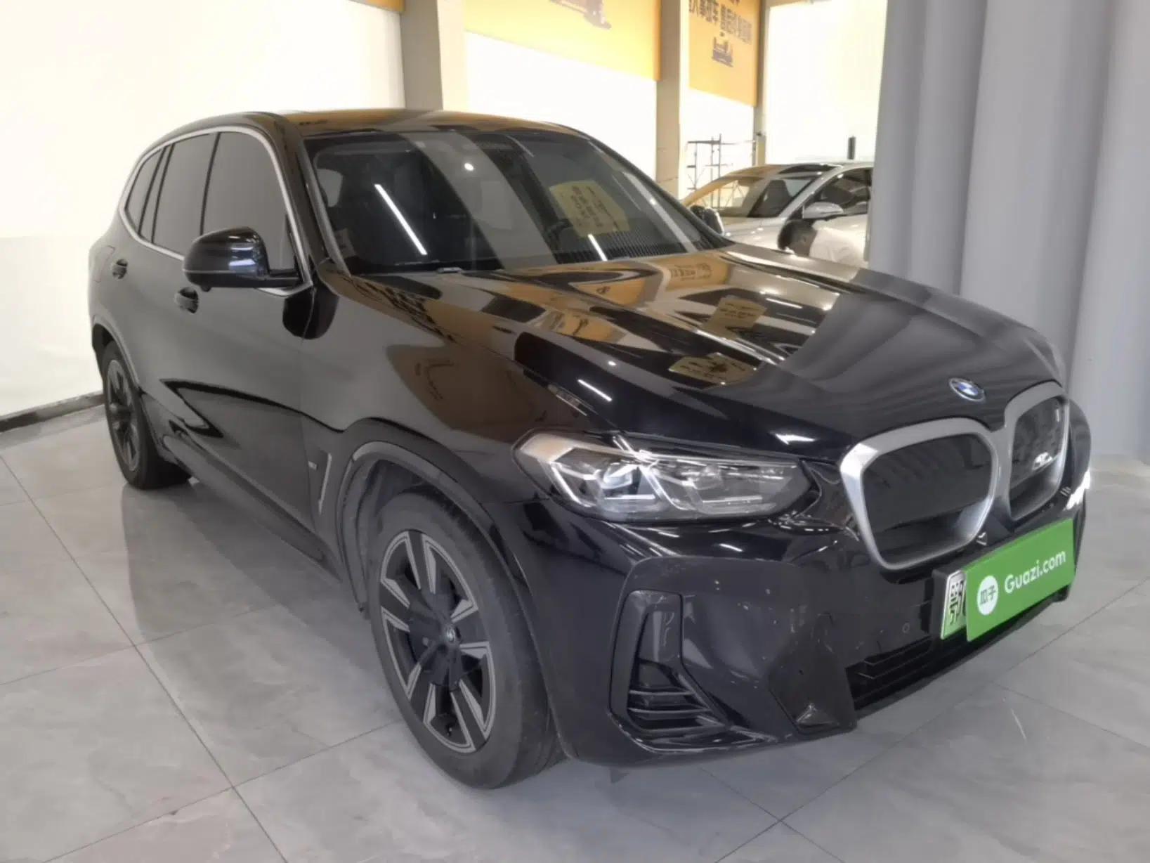 BMW iX3 2022 Updated Leading Version — миниатюра 3