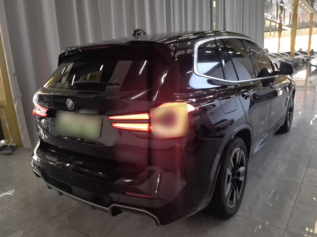 BMW iX3 2022 Updated Leading Version — миниатюра 6