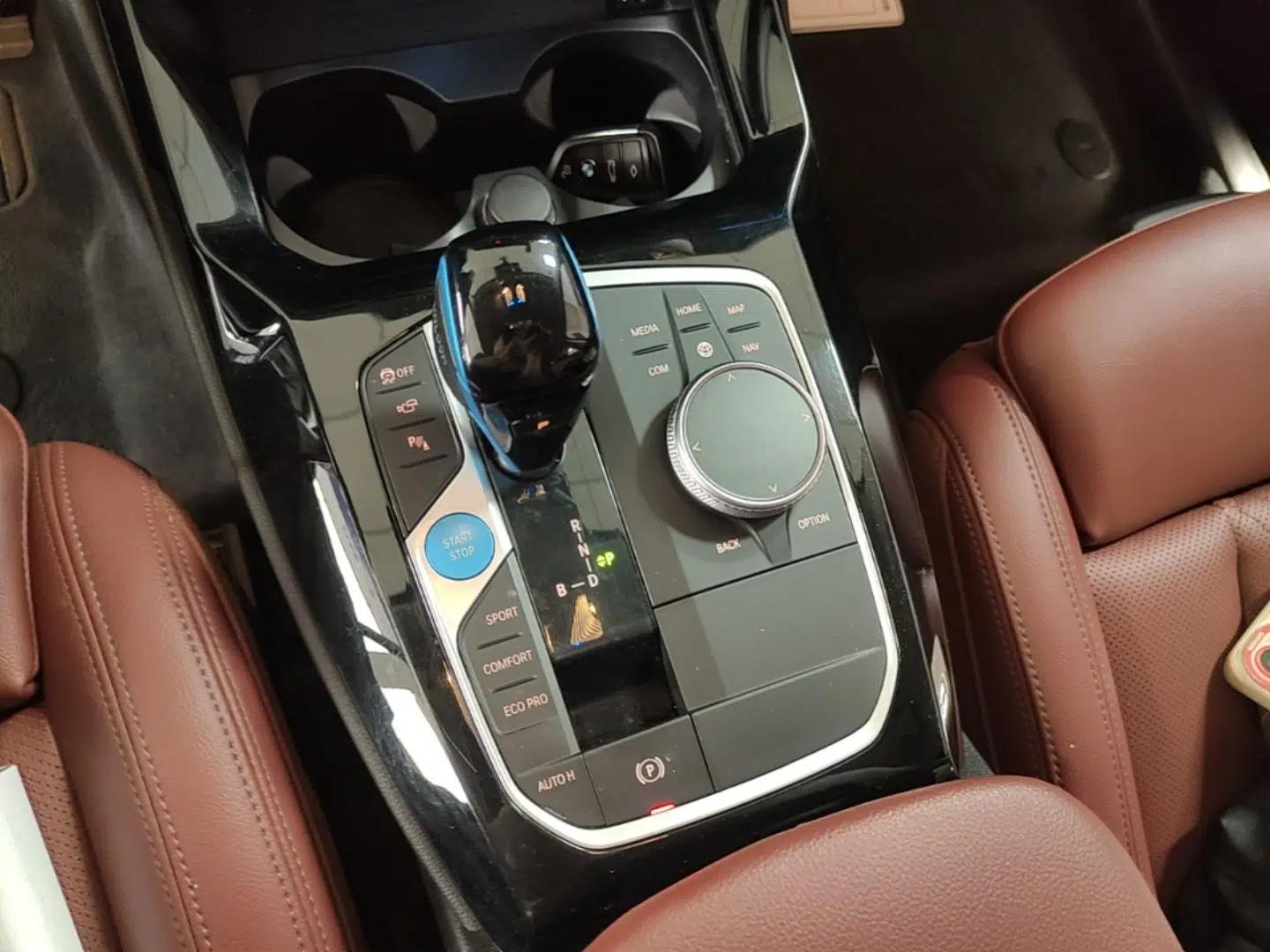 BMW iX3 2022 Leading Type — миниатюра 17