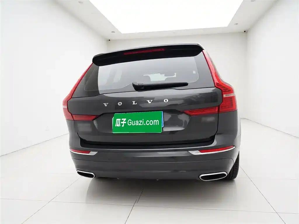 2021 Volvo XC60 T5 AWD Inscription Luxury Edition — миниатюра 3