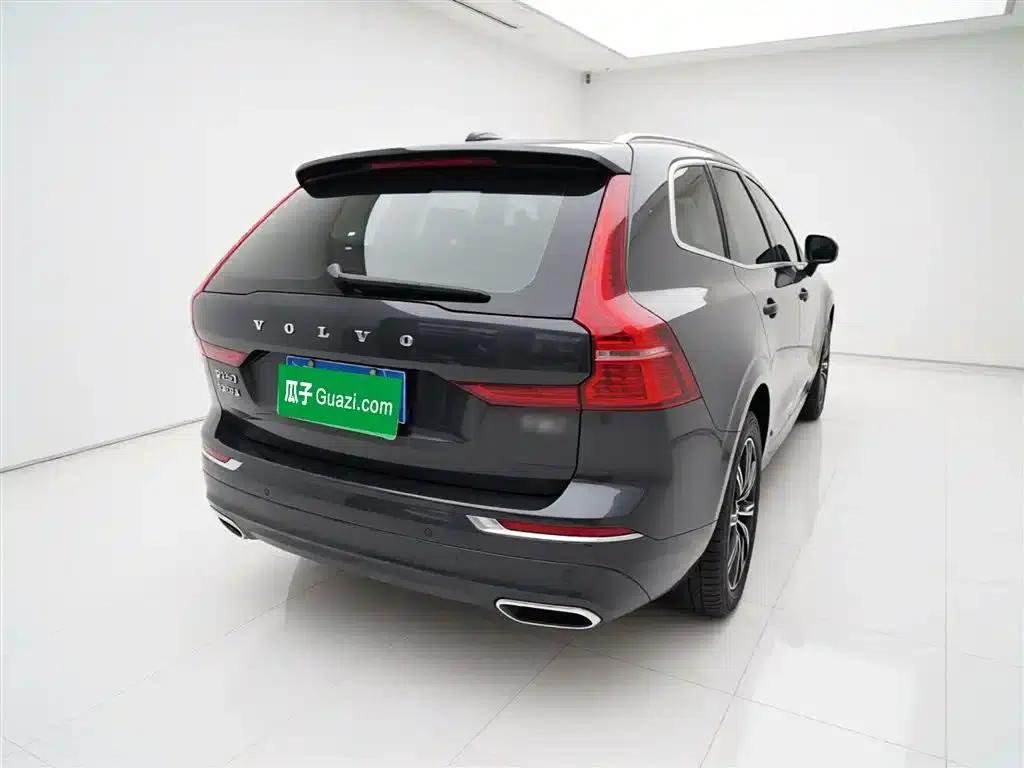 2021 Volvo XC60 T5 AWD Inscription Luxury Edition — миниатюра 4