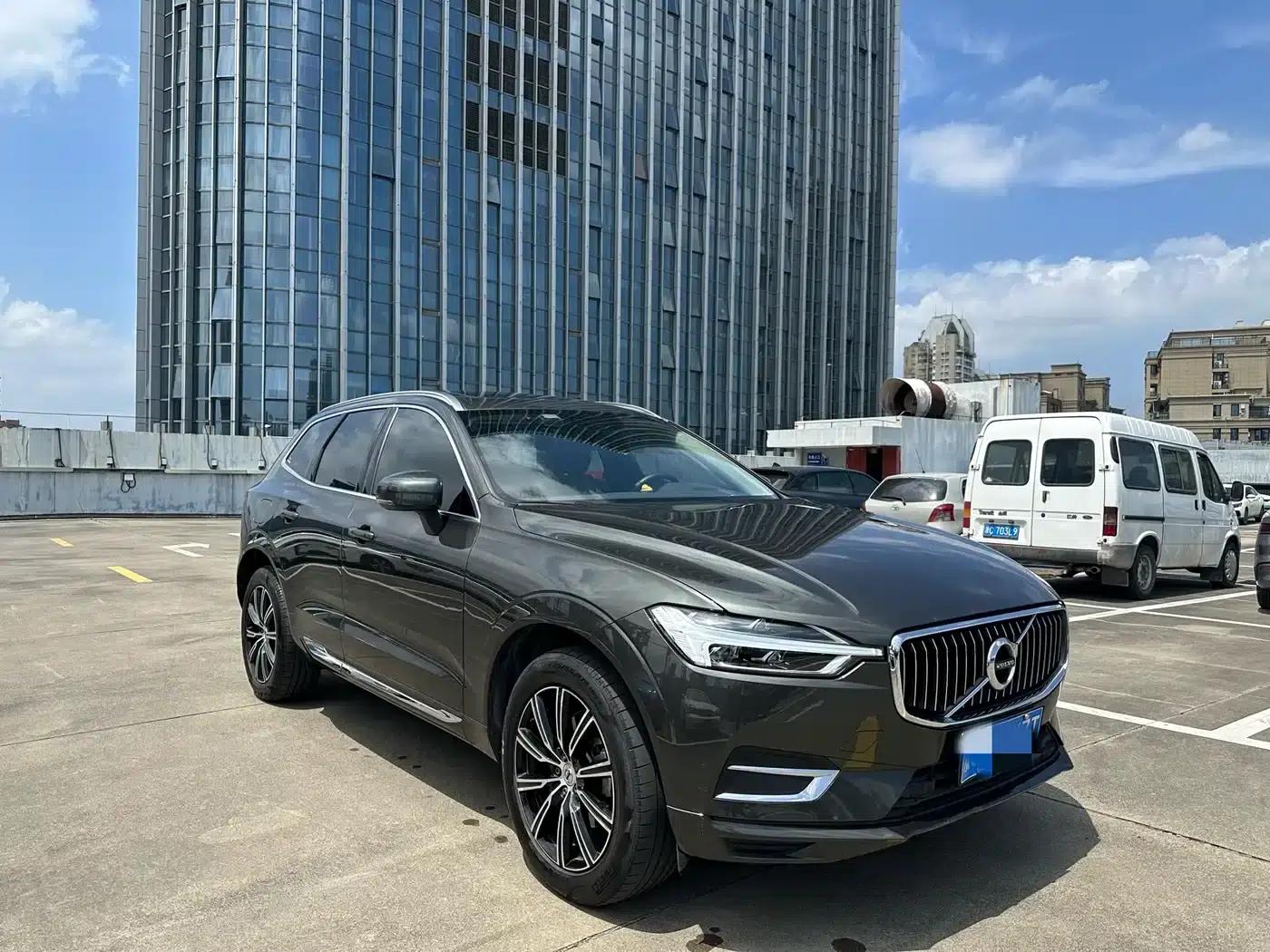 2020 Volvo XC60 T5 AWD Inscription Luxury Edition — миниатюра 3