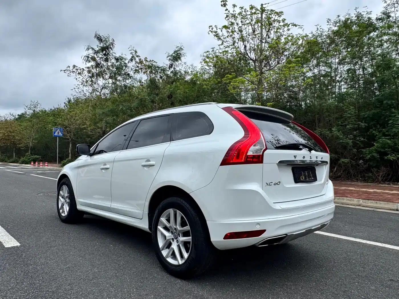 2017 Volvo XC60 T5 AWD Smart Edition — миниатюра 12