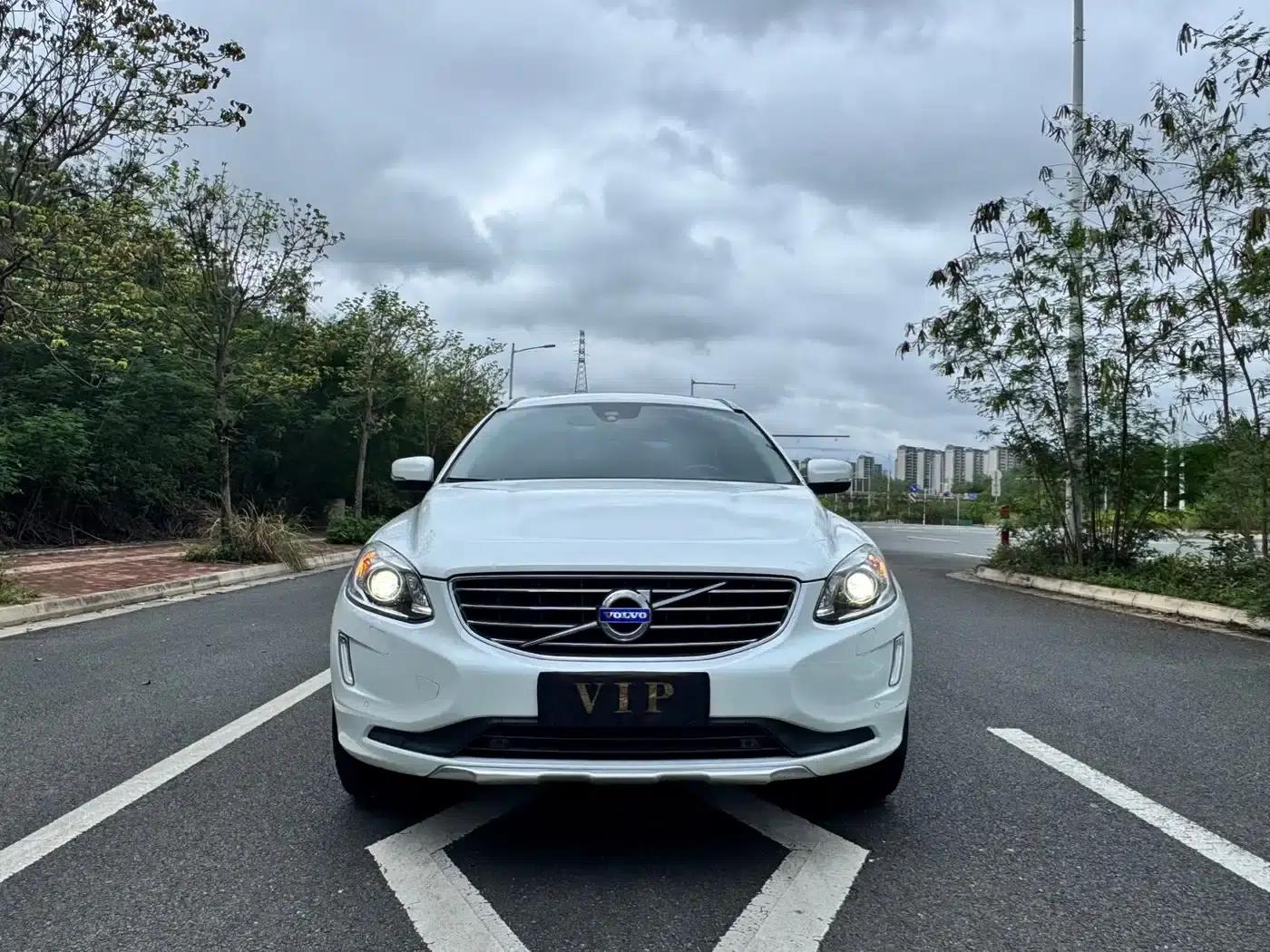 2017 Volvo XC60 T5 AWD Smart Edition — миниатюра 3