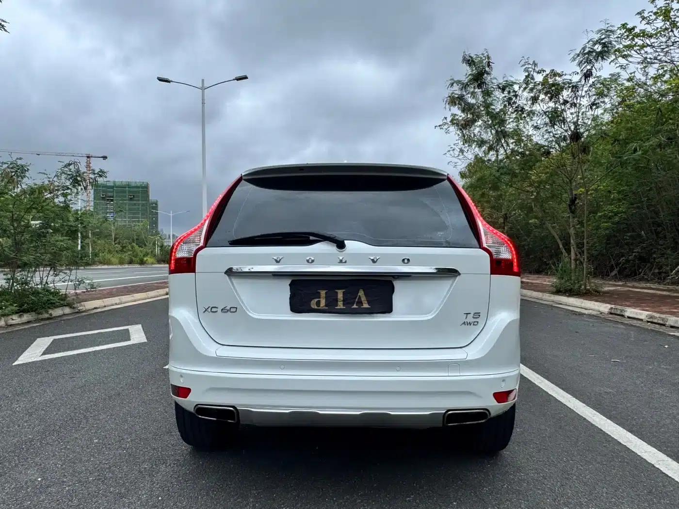 2017 Volvo XC60 T5 AWD Smart Edition — миниатюра 4