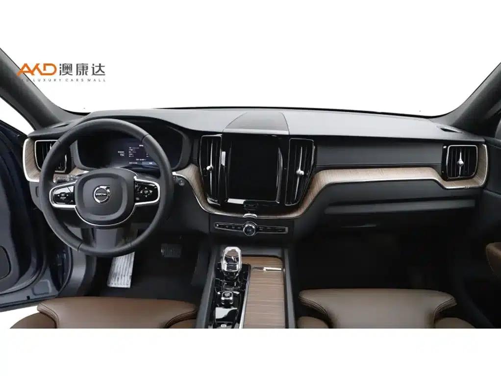 2024 Volvo XC60 B5 AWD Inscription Luxury Edition — миниатюра 5