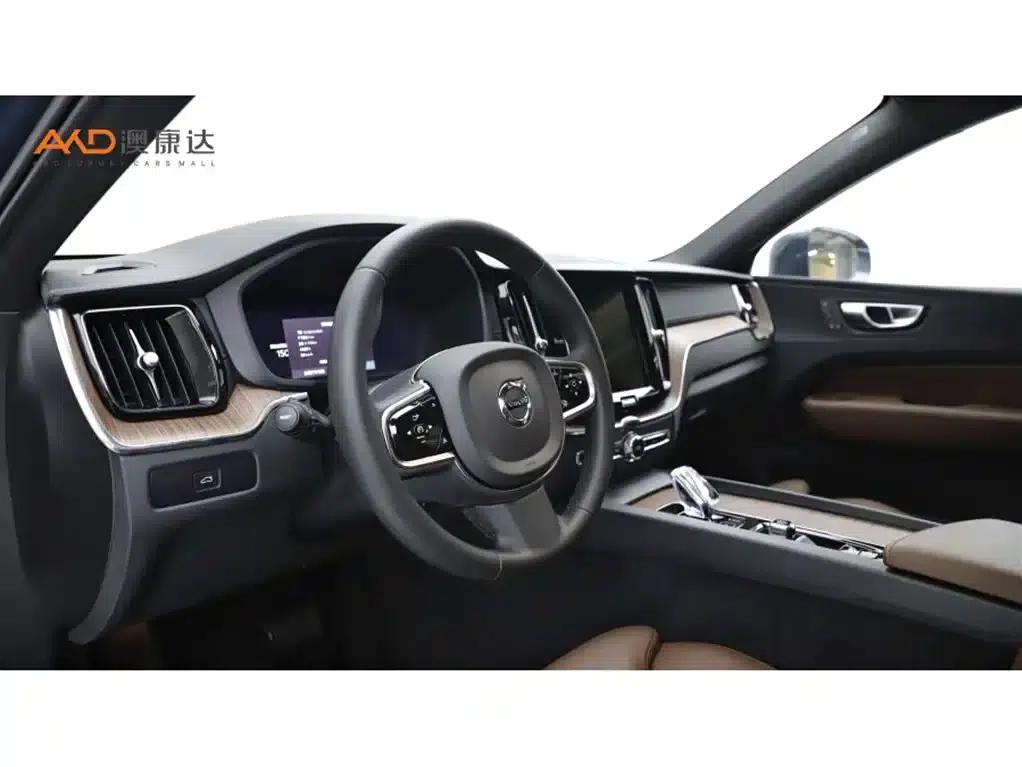 2024 Volvo XC60 B5 AWD Inscription Luxury Edition — миниатюра 6