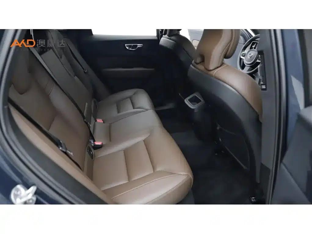 2024 Volvo XC60 B5 AWD Inscription Luxury Edition — миниатюра 8
