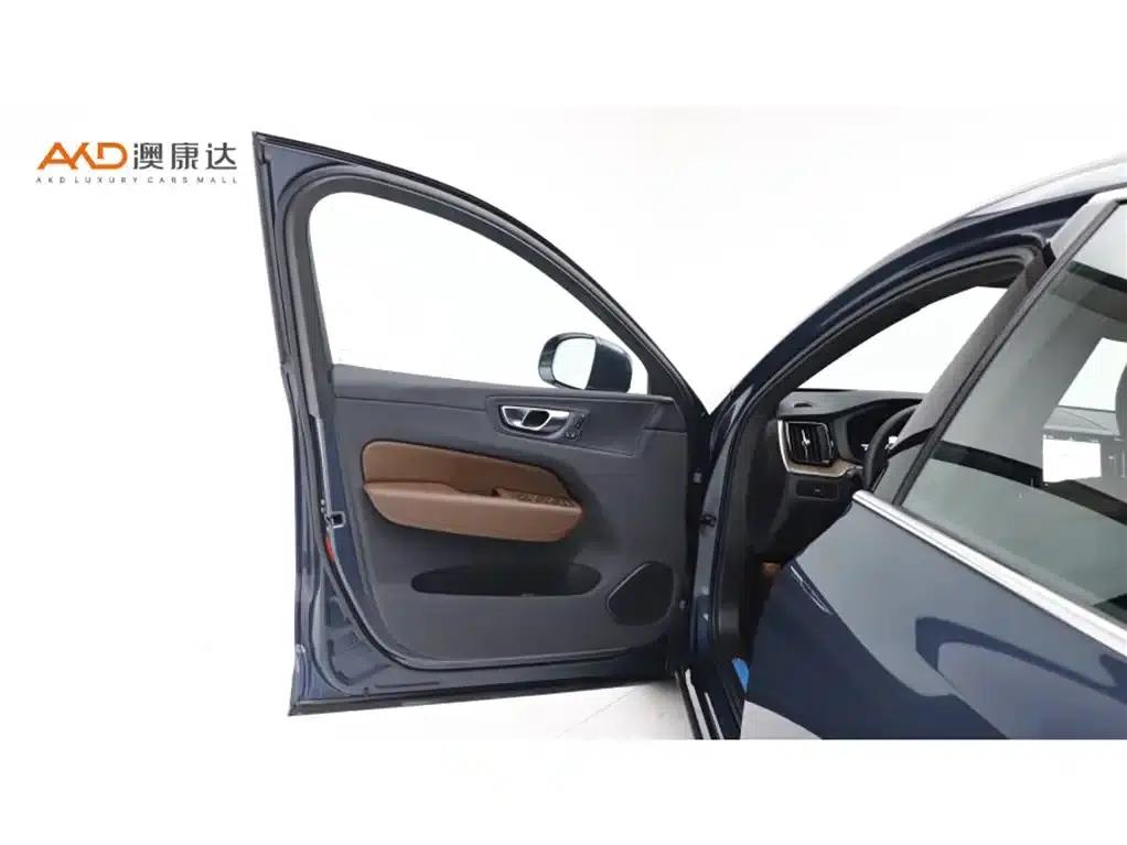 2024 Volvo XC60 B5 AWD Inscription Luxury Edition — миниатюра 10