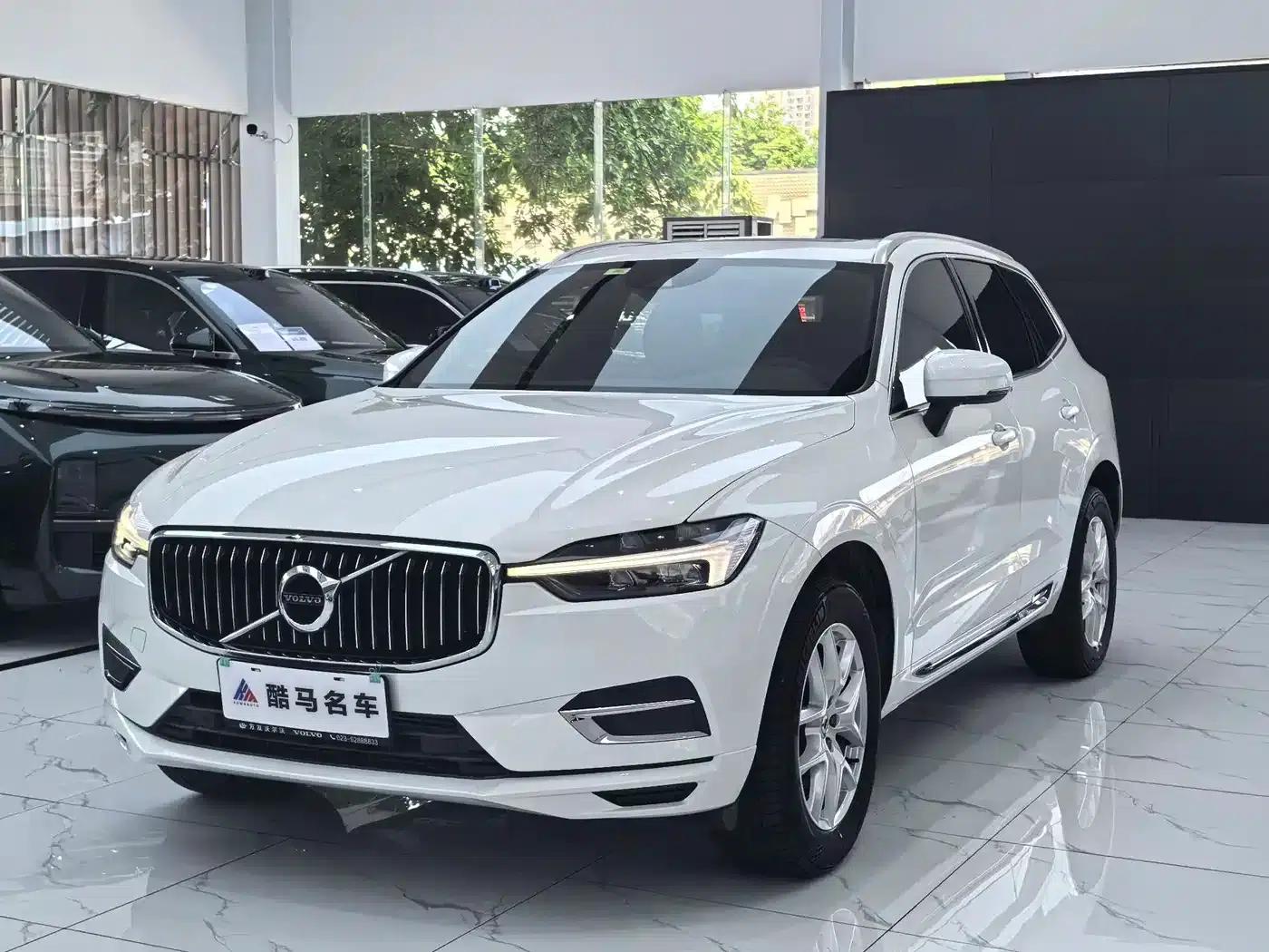2021 Volvo XC60 T5 AWD Inscription Luxury Edition — миниатюра 1
