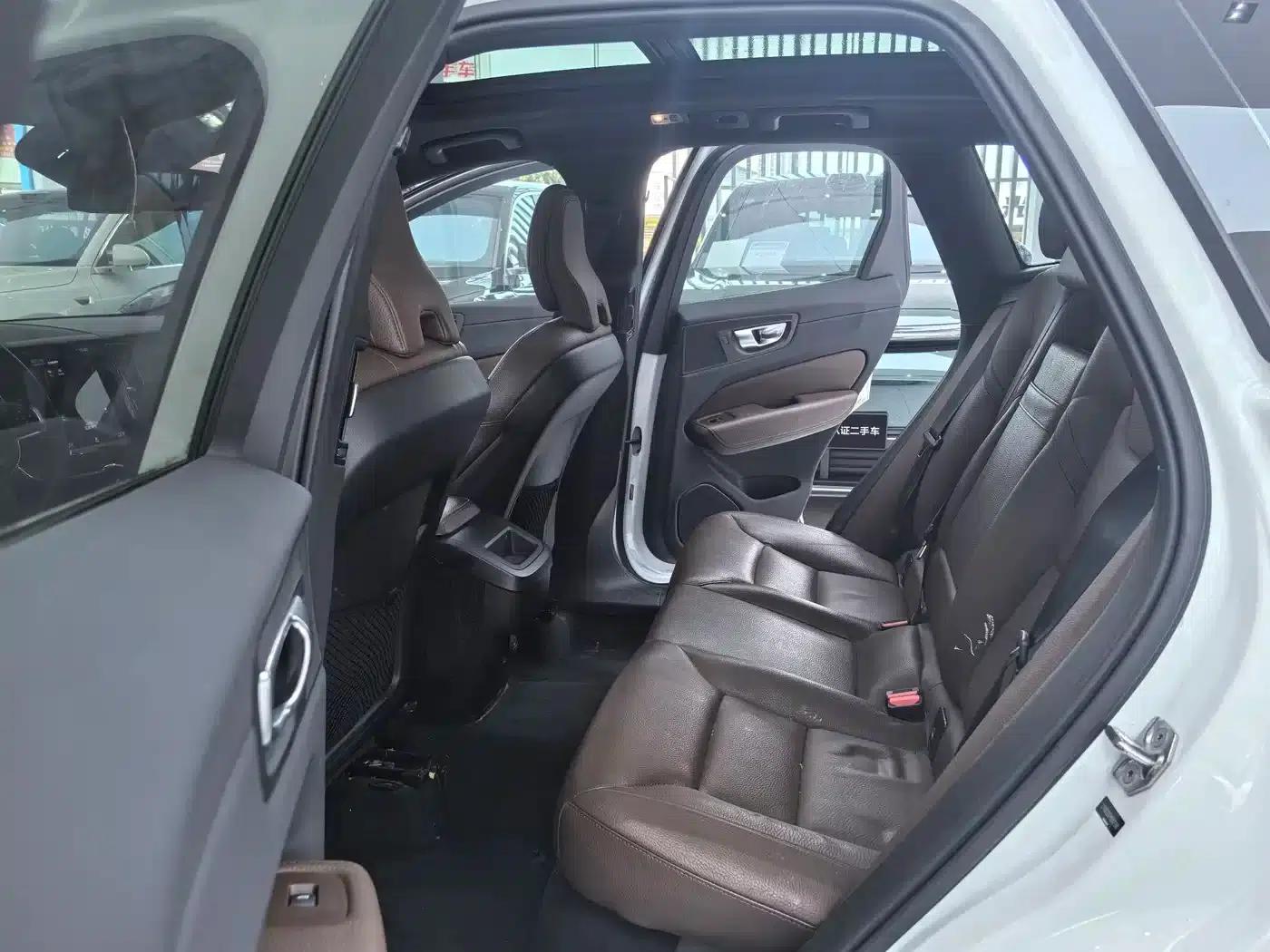 2021 Volvo XC60 T5 AWD Inscription Luxury Edition — миниатюра 12