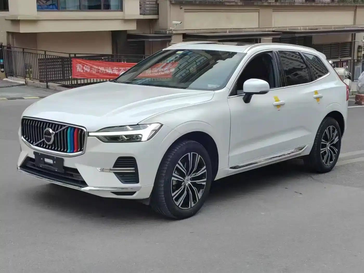 2022 Volvo XC60 B5 AWD Inscription Luxury Edition — миниатюра 1