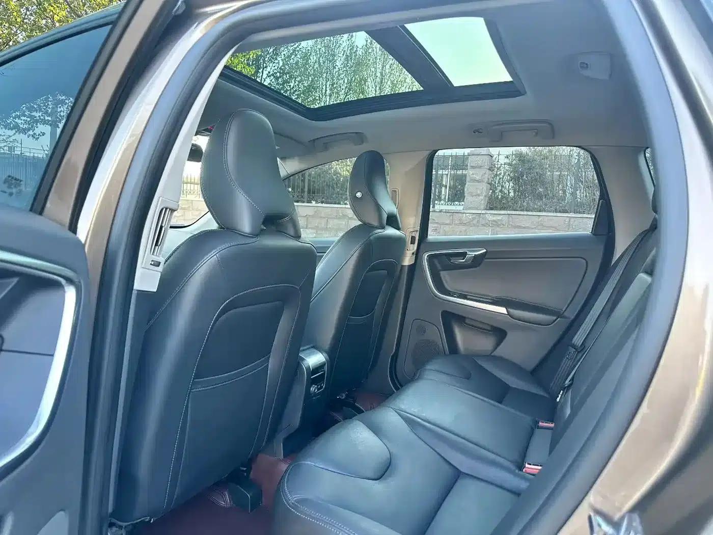 2017 Volvo XC60 T5 Smart Upgrade Edition — миниатюра 4