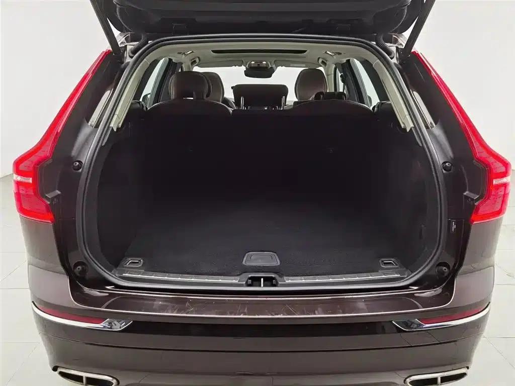 2020 Volvo XC60 T5 AWD Inscription Luxury Edition — миниатюра 16