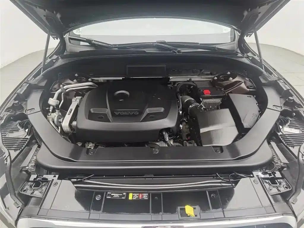 2020 Volvo XC60 T5 AWD Inscription Luxury Edition — миниатюра 6