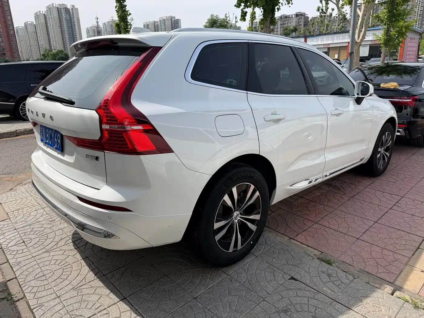 2023 Volvo XC60 B5 AWD Inscription Sport Edition — миниатюра 10
