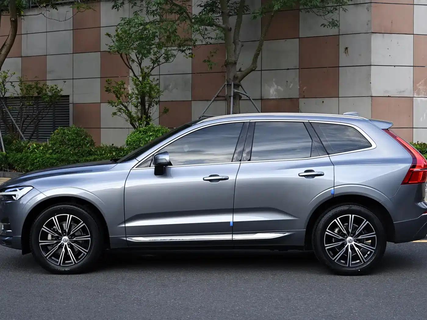 2021 Volvo XC60 T5 AWD Inscription Luxury Edition — миниатюра 2