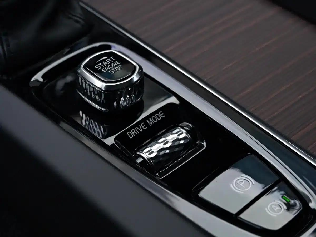 2021 Volvo XC60 T5 AWD Inscription Luxury Edition — миниатюра 16