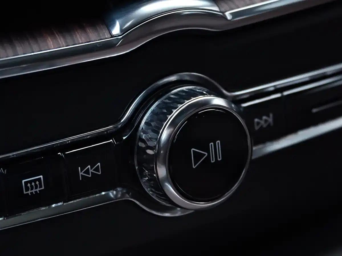 2021 Volvo XC60 T5 AWD Inscription Luxury Edition — миниатюра 17