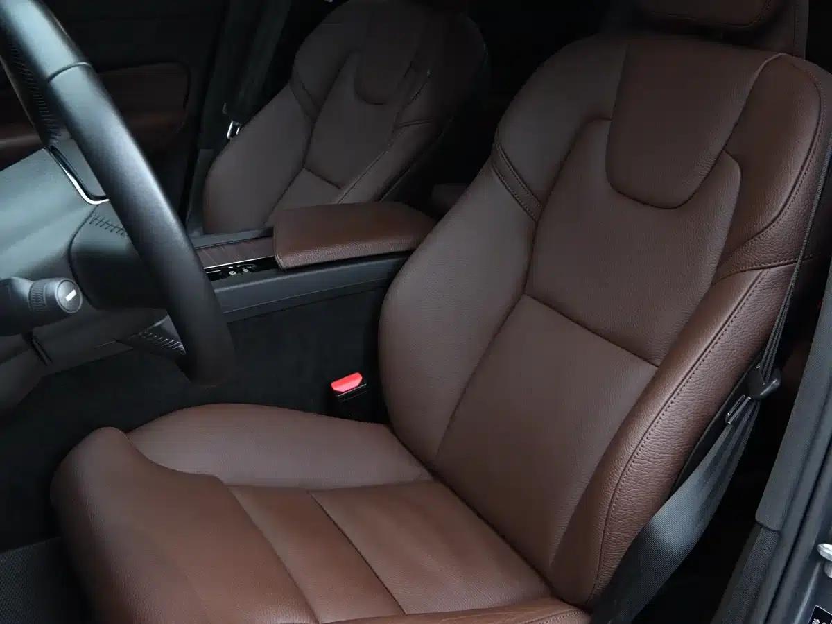 2021 Volvo XC60 T5 AWD Inscription Luxury Edition — миниатюра 23
