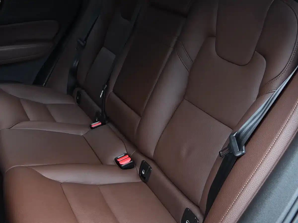 2021 Volvo XC60 T5 AWD Inscription Luxury Edition — миниатюра 24
