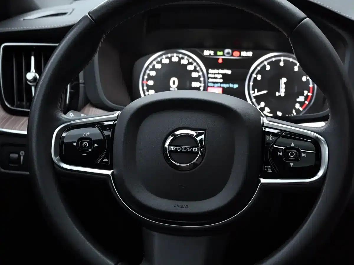2021 Volvo XC60 T5 AWD Inscription Luxury Edition — миниатюра 26