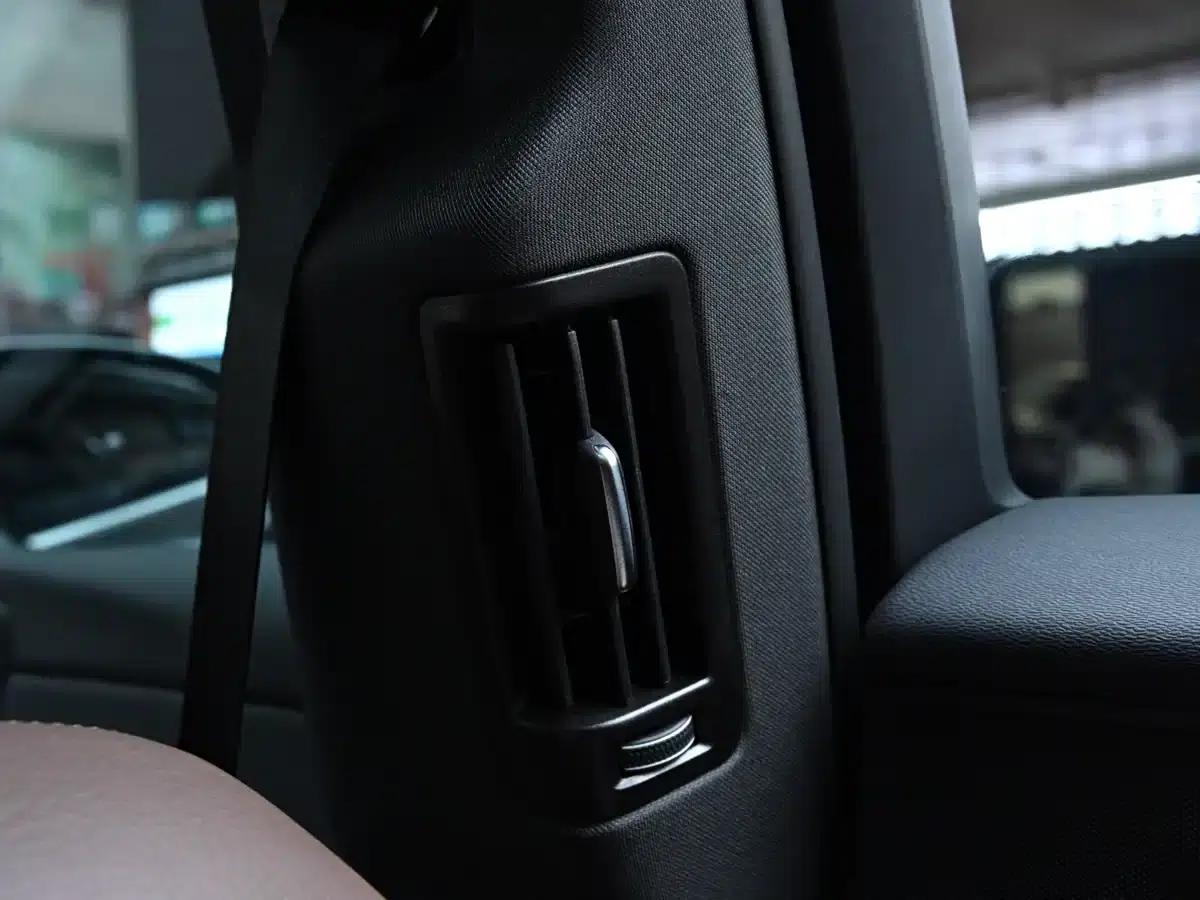2021 Volvo XC60 T5 AWD Inscription Luxury Edition — миниатюра 28