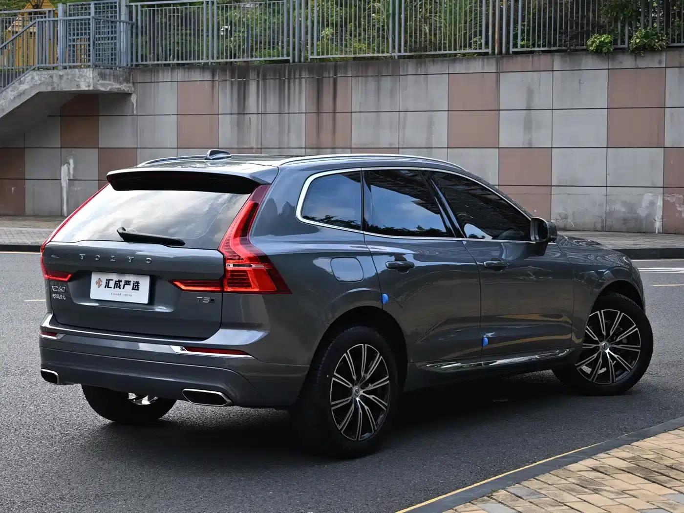 2021 Volvo XC60 T5 AWD Inscription Luxury Edition — миниатюра 5