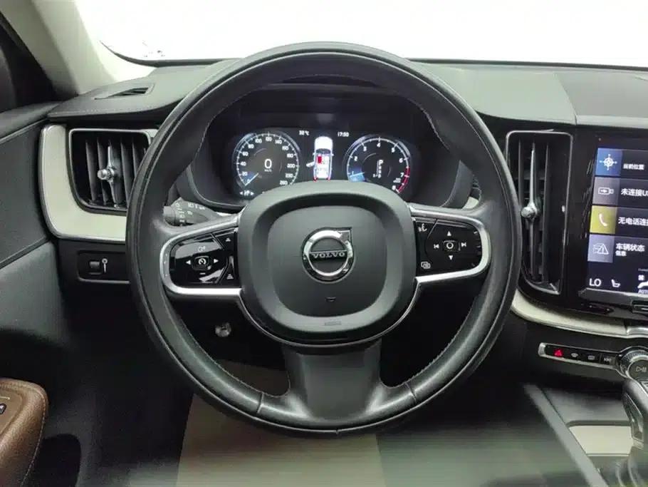 2020 Volvo XC60 T5 AWD Inscription Luxury Edition — миниатюра 15