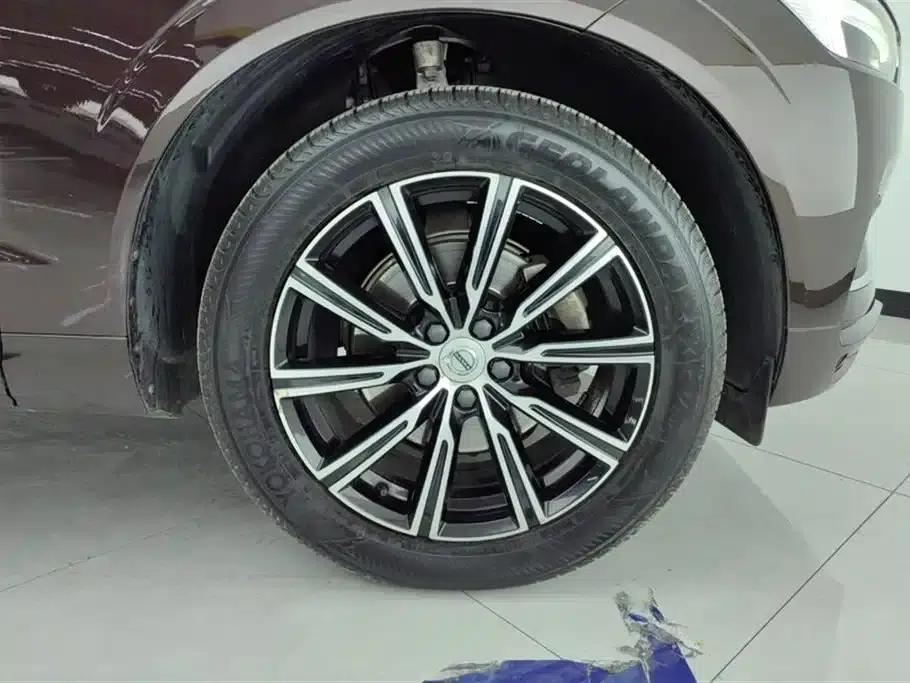 2020 Volvo XC60 T5 AWD Inscription Luxury Edition — миниатюра 6