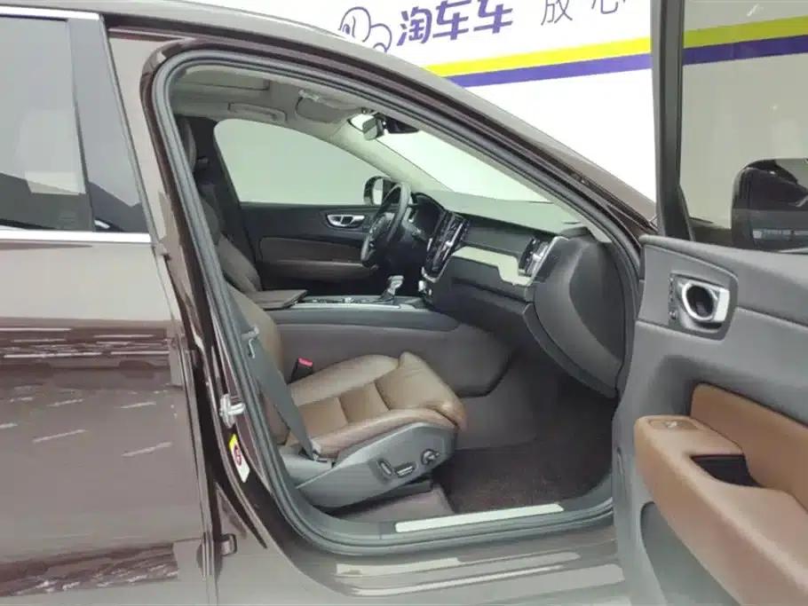 2020 Volvo XC60 T5 AWD Inscription Luxury Edition — миниатюра 8