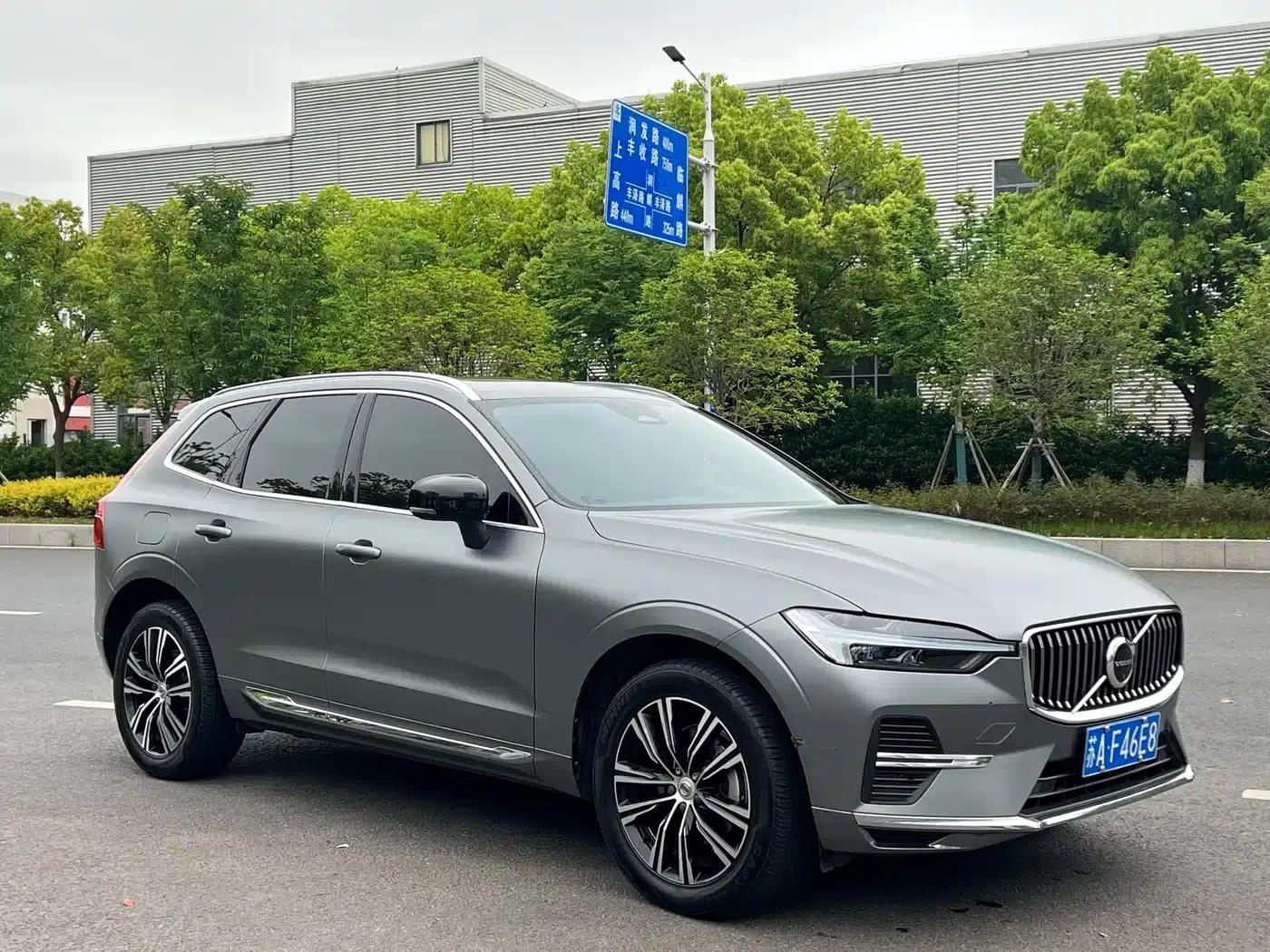 2022 Volvo XC60 B5 AWD Inscription Luxury Edition — миниатюра 3