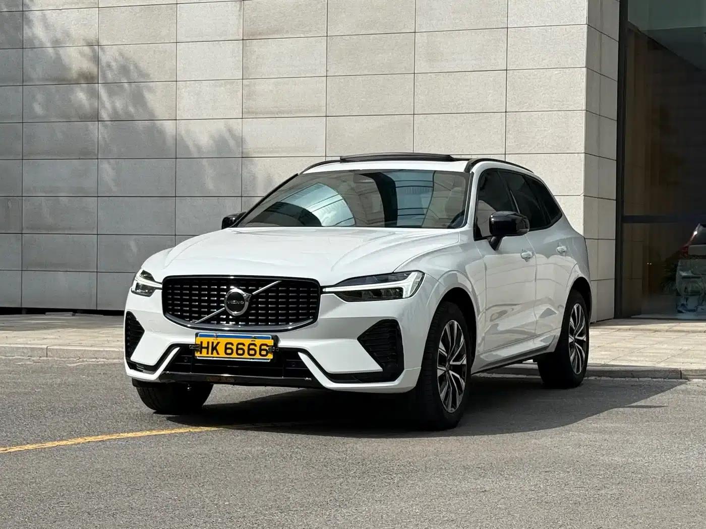 2023 Volvo XC60 B5 AWD Inscription Sport Edition — миниатюра 1