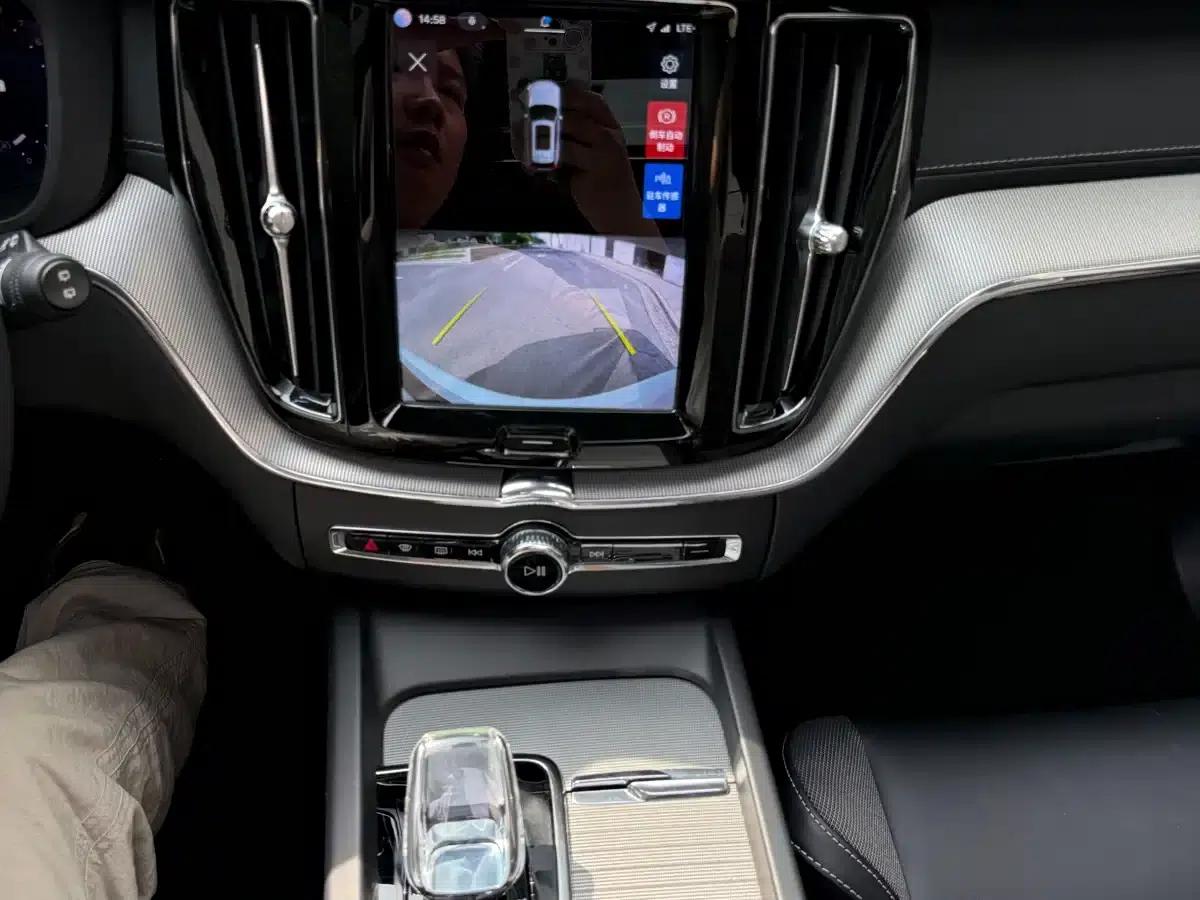 2023 Volvo XC60 B5 AWD Inscription Sport Edition — миниатюра 15