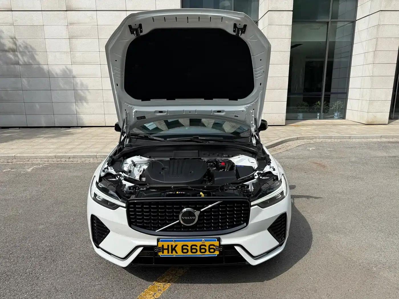 2023 Volvo XC60 B5 AWD Inscription Sport Edition — миниатюра 17