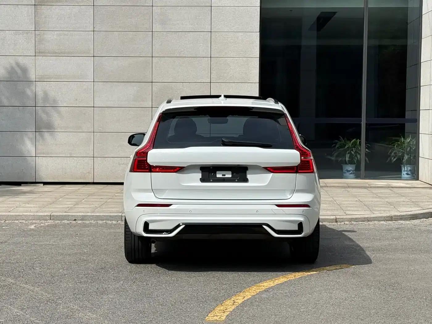 2023 Volvo XC60 B5 AWD Inscription Sport Edition — миниатюра 20