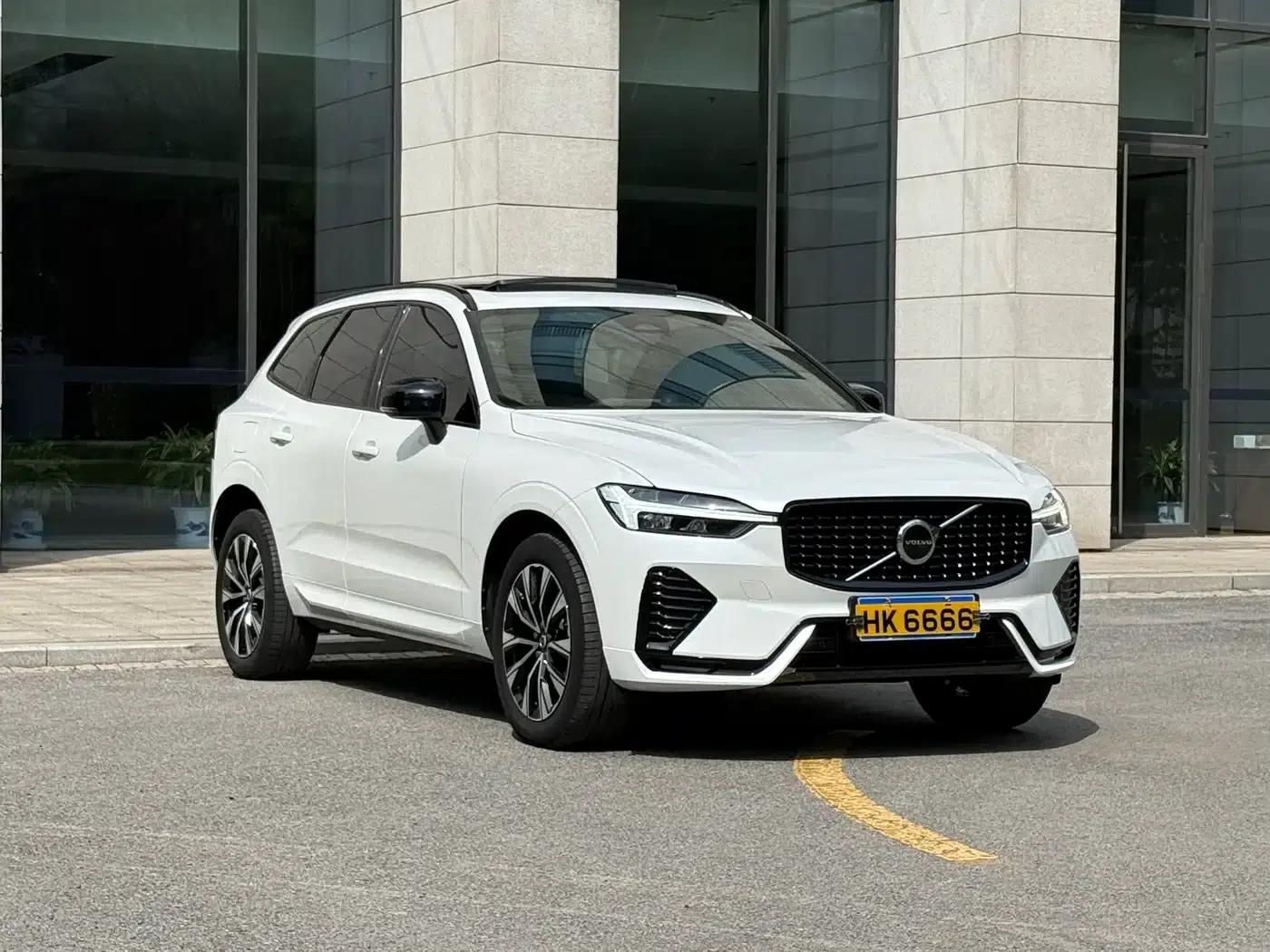 2023 Volvo XC60 B5 AWD Inscription Sport Edition — миниатюра 3