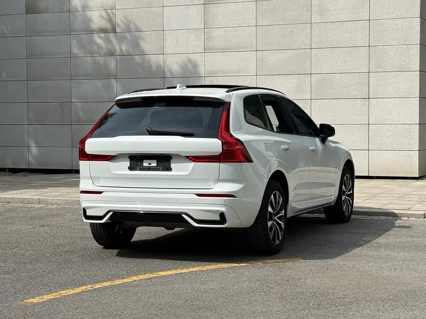 2023 Volvo XC60 B5 AWD Inscription Sport Edition — миниатюра 21